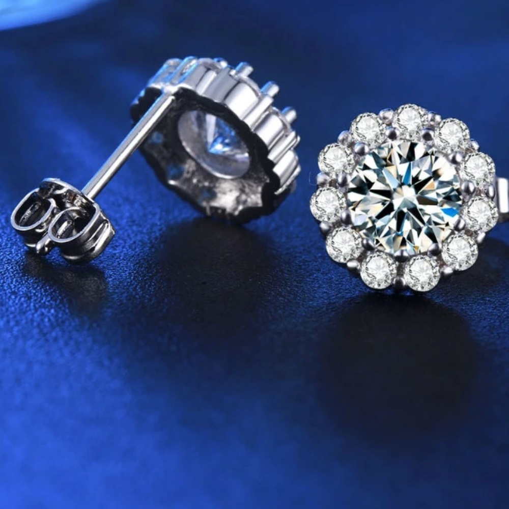 CZ Crystals Silver Stud Earrings New - Picture 3 of 5